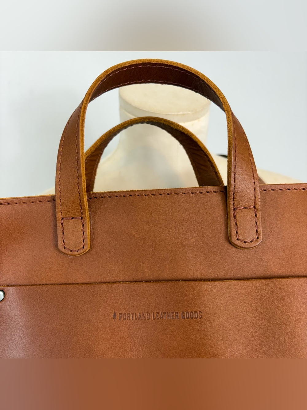 Portland Leather Medium Zip Crossbody Tote in Honey - Picture 2 of 11